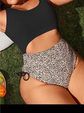 Black & Cream High-Waist Cutout One-Piece Swimsuit - Women Swim